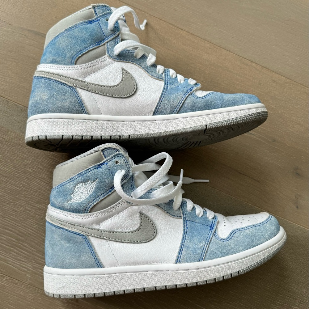 Air Jordan’s 1 retro high og Hyper Royal- men’s 6.5/ Women’s 8